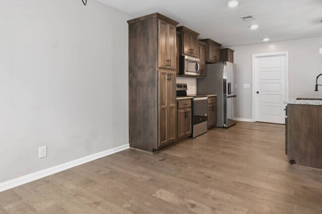 Building Photo - 732 Jodine Ann Dr