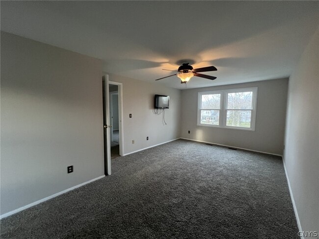 Building Photo - 10 Echodale Ave