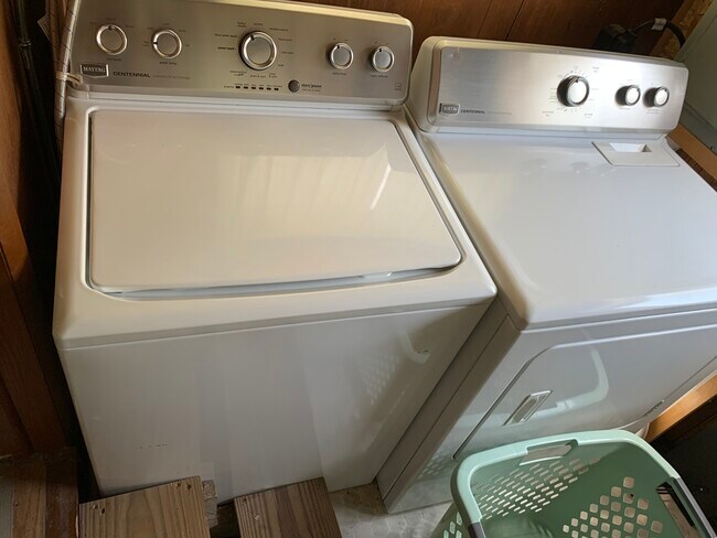 Washer and Dryer - 1101 S Duncan St