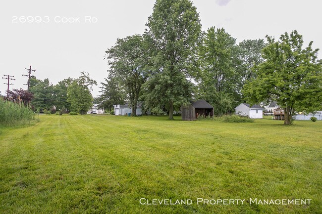 Building Photo - Newly Renovated Olmsted Twp Home