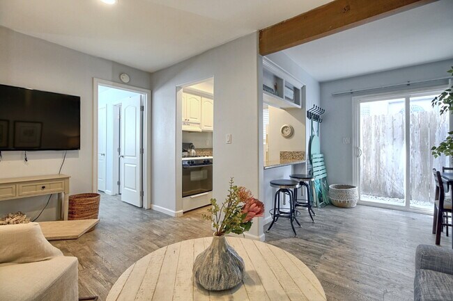 Building Photo - Charming 1-Bedroom Oasis on Highland Drive, Oxnard - Silver Strand