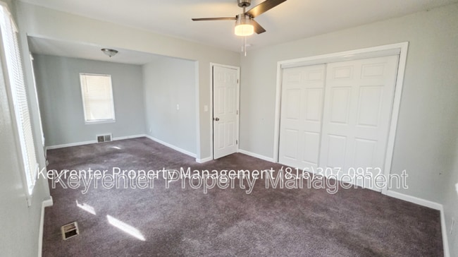 Building Photo - 1817 E 83rd Terrace