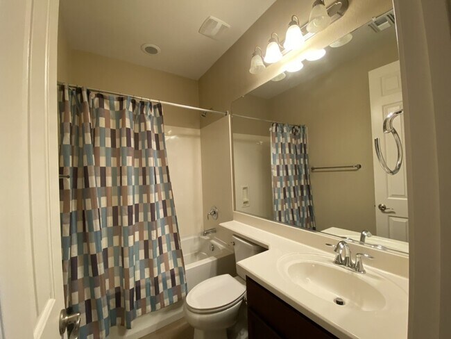 Building Photo - 3726 E Angstead Dr