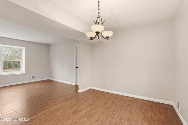 Building Photo - 556 Kirk Ln