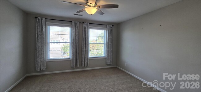 Building Photo - 990 Pennington Dr