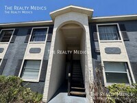 Building Photo - 2543 N Alafaya Trail