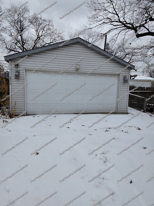 Building Photo - Hessville Ranch w/ Basement