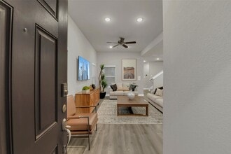 Building Photo - 21015 Bay Vlg Dr