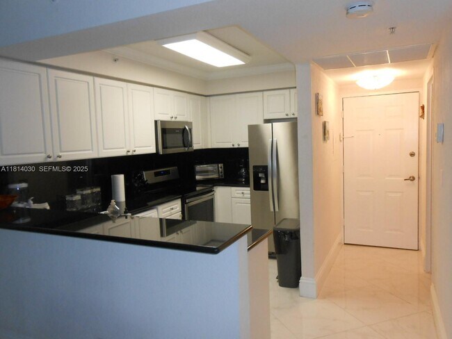 Building Photo - 2501 S Ocean Dr