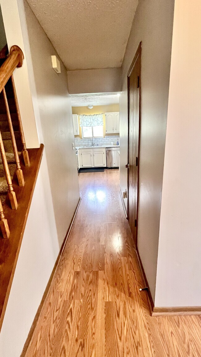 Building Photo - 6865 Barker Dr