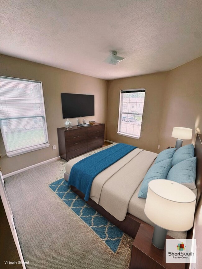 Building Photo - Updated 3 Bed 3.5 Bath Condo