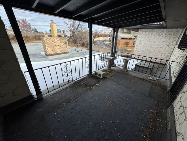 Building Photo - Spacious Southmoor Park Townhome