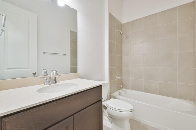 Building Photo - 7216 Stillmeadow Grv Dr