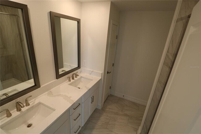 Building Photo - 4510 S Manhattan Ave