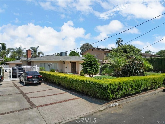 Building Photo - 6502 Matilija Ave