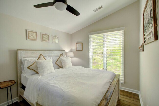 Building Photo - 16920 Landover Rd