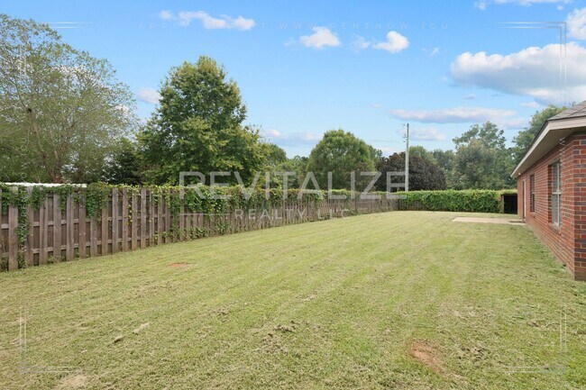 Building Photo - 11070 Courtland Ct