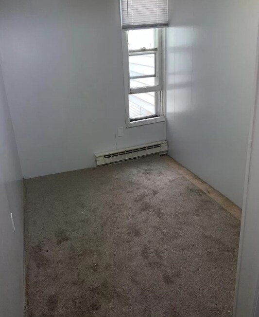 Building Photo - 1323 W Norwegian St