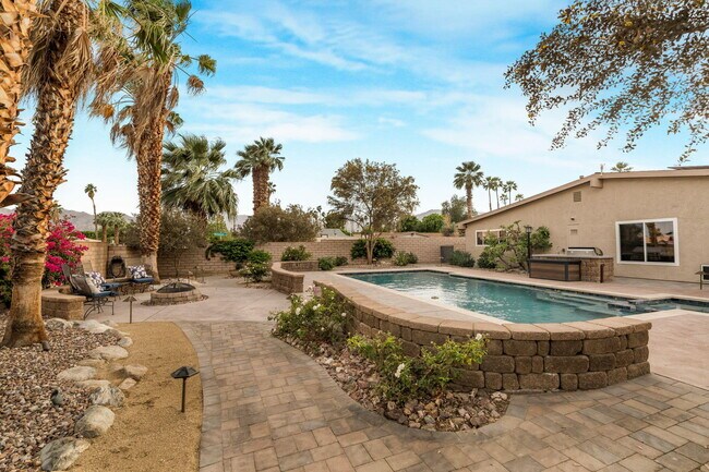 Building Photo - 43260 Silk Tree Ln