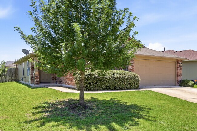 Building Photo - 4 Bed, No Carpet Home in Kyle, Available for Immediate Move-In