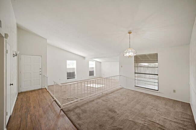 Building Photo - 15822 Danford Dr