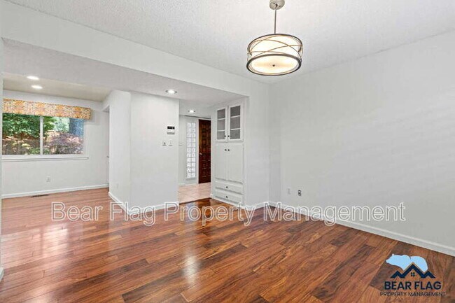 Building Photo - 7919 Ridgemont Dr