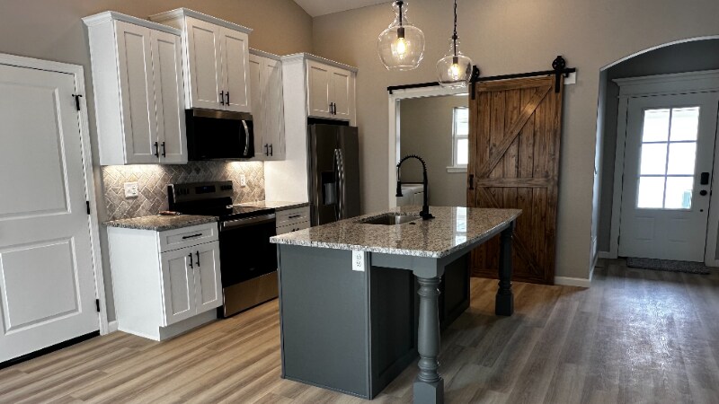 Building Photo - 9901 Weeping Willow Dr
