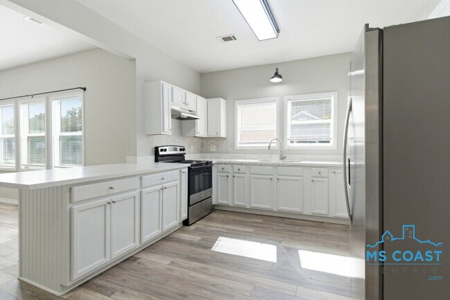 Building Photo - 962 Thelma St