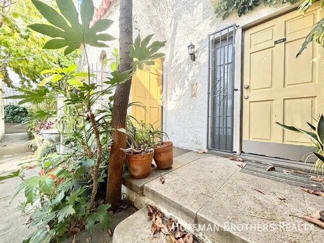 Building Photo - 808 Lucile Ave