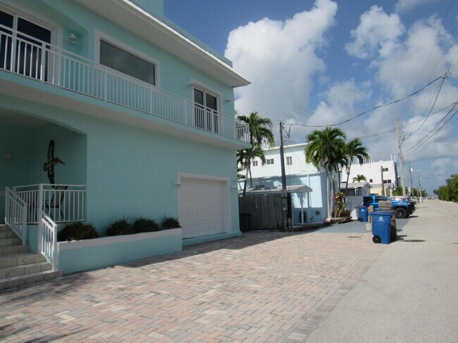 Building Photo - 103 Starfish Ln