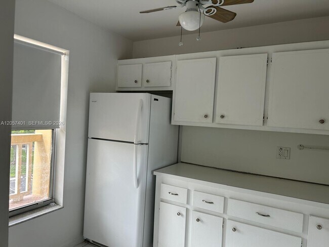 Building Photo - 6090 NW 64th Ave