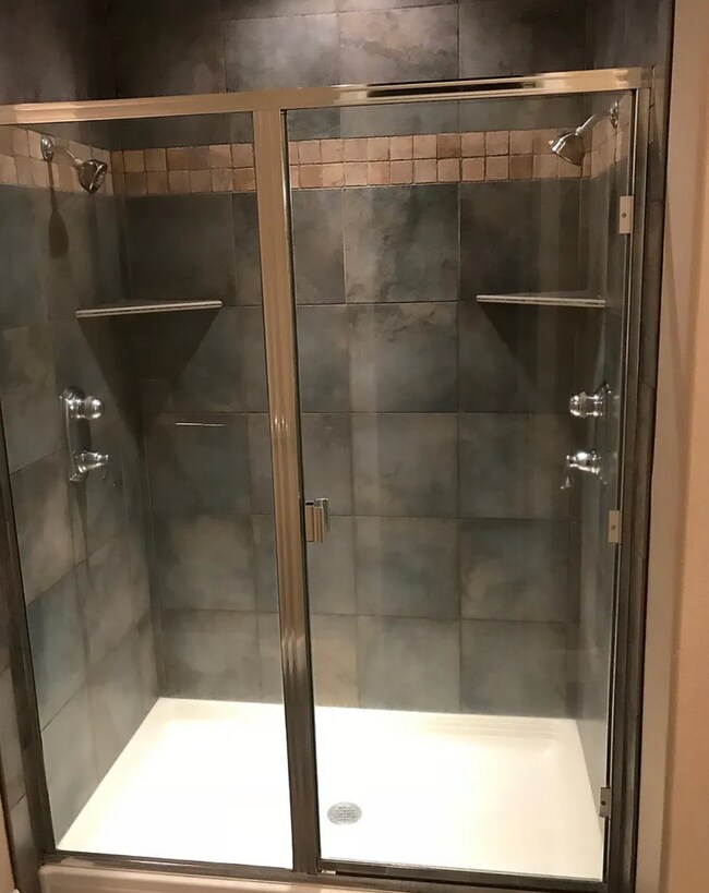 Building Photo - Home in NWX!!