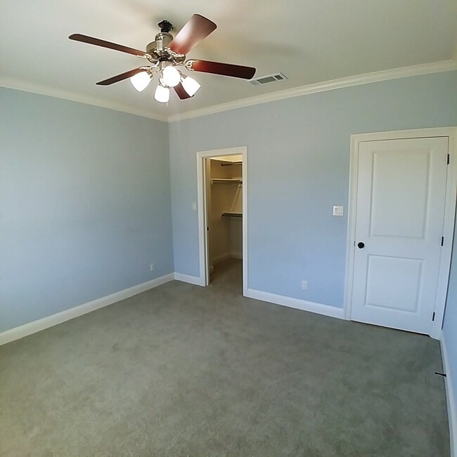 Building Photo - 104 Perfect Pl