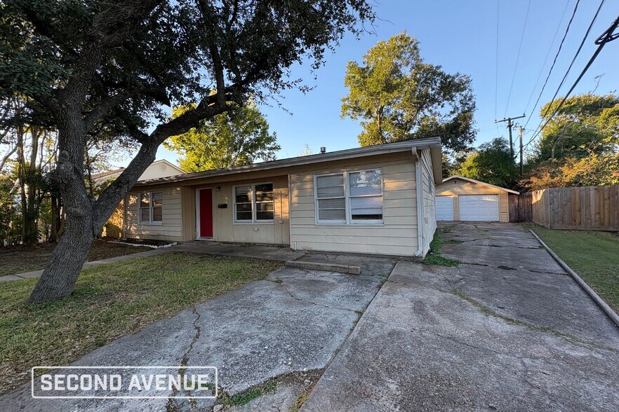 Primary Photo - 2003 Kentucky St