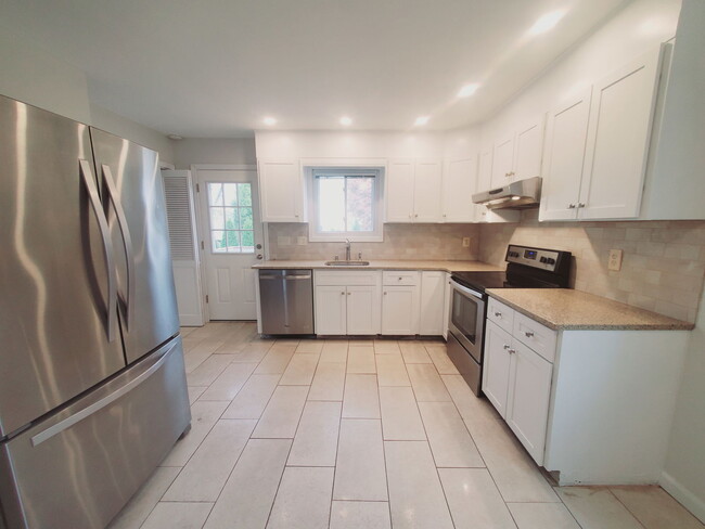 Primary Photo - 34 Goodwin St