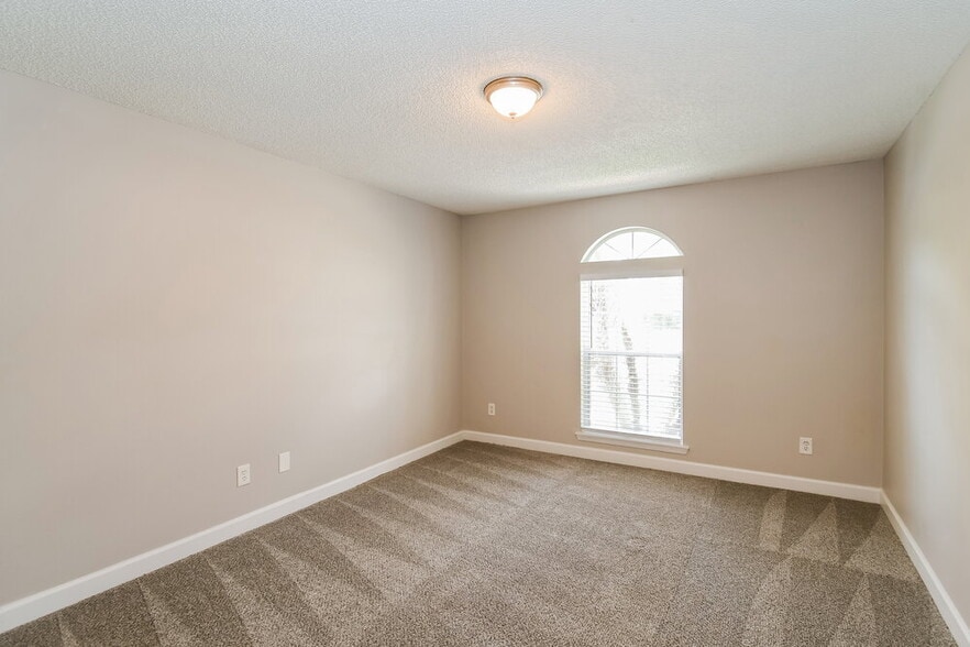 Building Photo - 8785 Chambore Dr