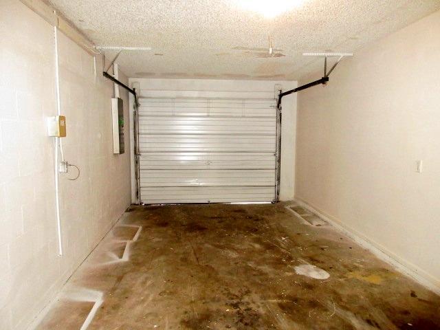 Building Photo - 11348 Linden Dr