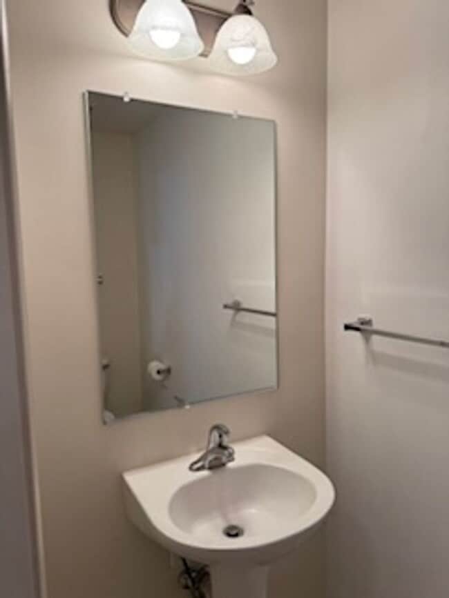 Building Photo - 73 Trimmer Trail