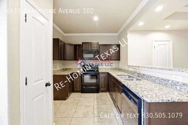 Building Photo - 6611 Arancione Ave