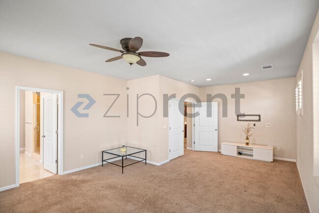 Building Photo - Unit