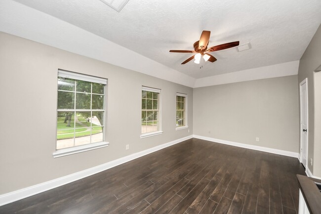 Building Photo - 2405 Guilbeau Ln
