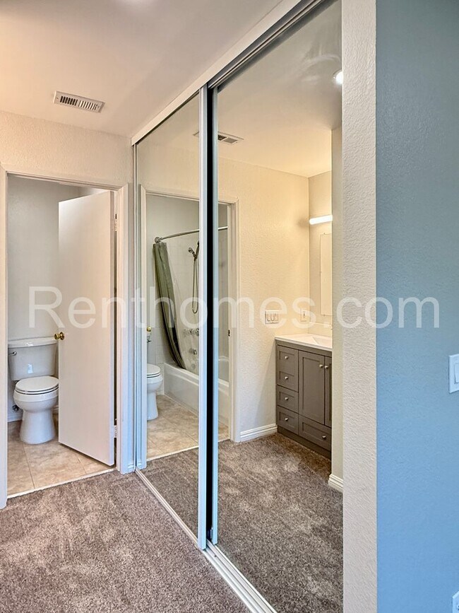 Building Photo - 10750 Aderman Ave