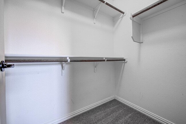 Building Photo - 1400 Middlefield Ct