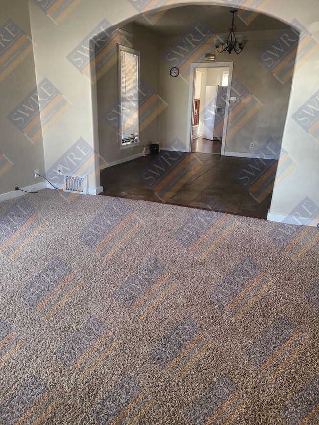 Building Photo - 215 Thomas-