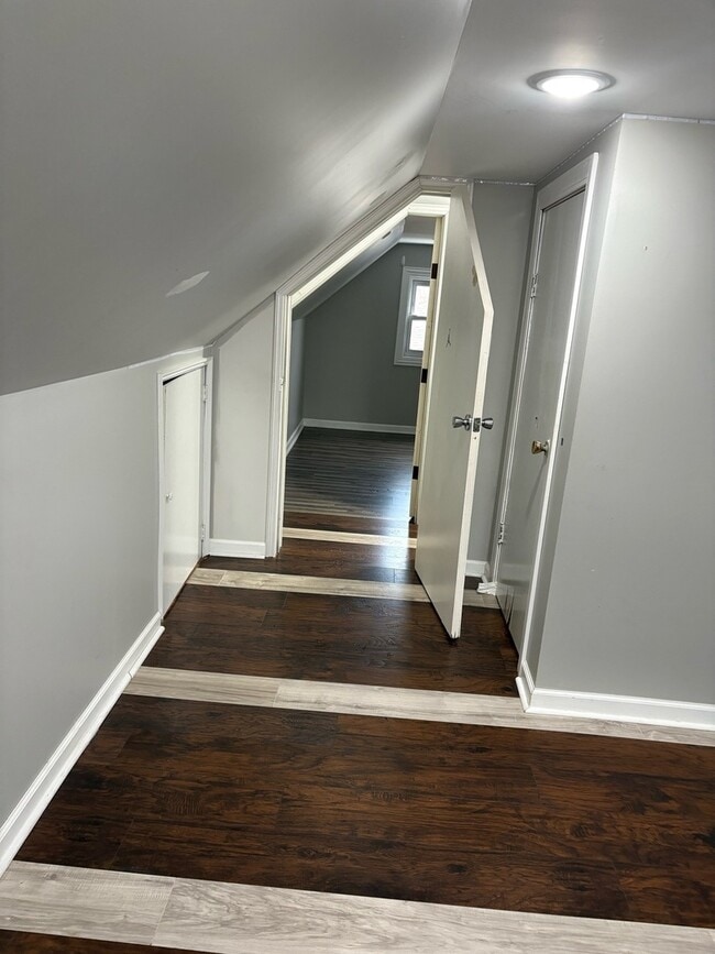 Building Photo - 9607 Merrimac Ave