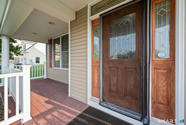 Building Photo - 5 Rolling Hills Dr