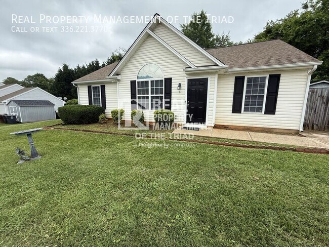 Primary Photo - 8 Franklinwood Dr