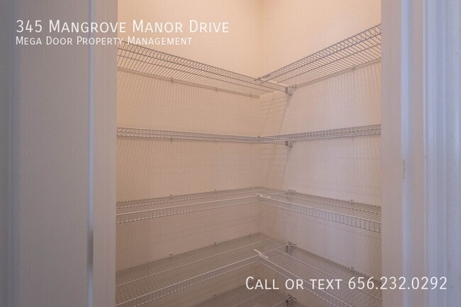 Building Photo - 345 Mangrove Manor Dr