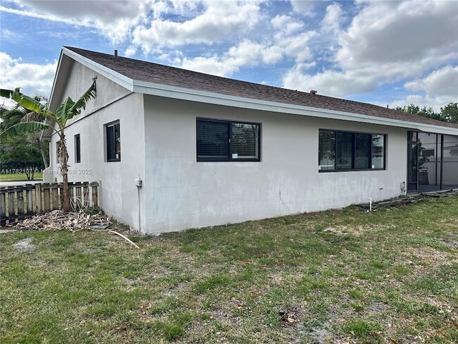 Building Photo - 5828 SW 117th Terrace
