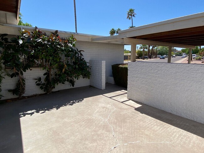 Building Photo - 2219 N 73rd Pl